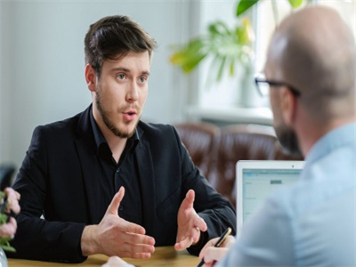 在企業(yè)中，騎士CMS人才網(wǎng)系統(tǒng)源碼是否是最佳選擇？